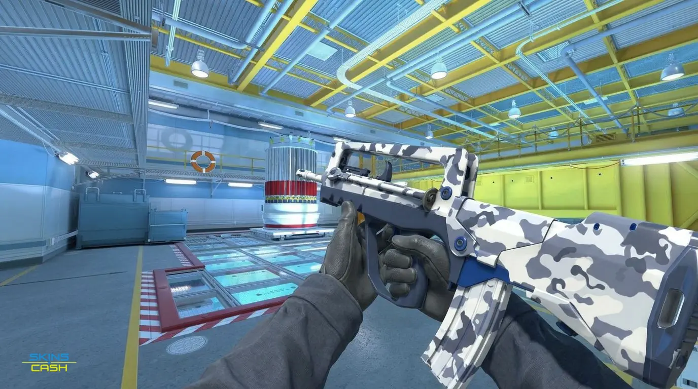 FAMAS | Yeti Camo — In-game inspect