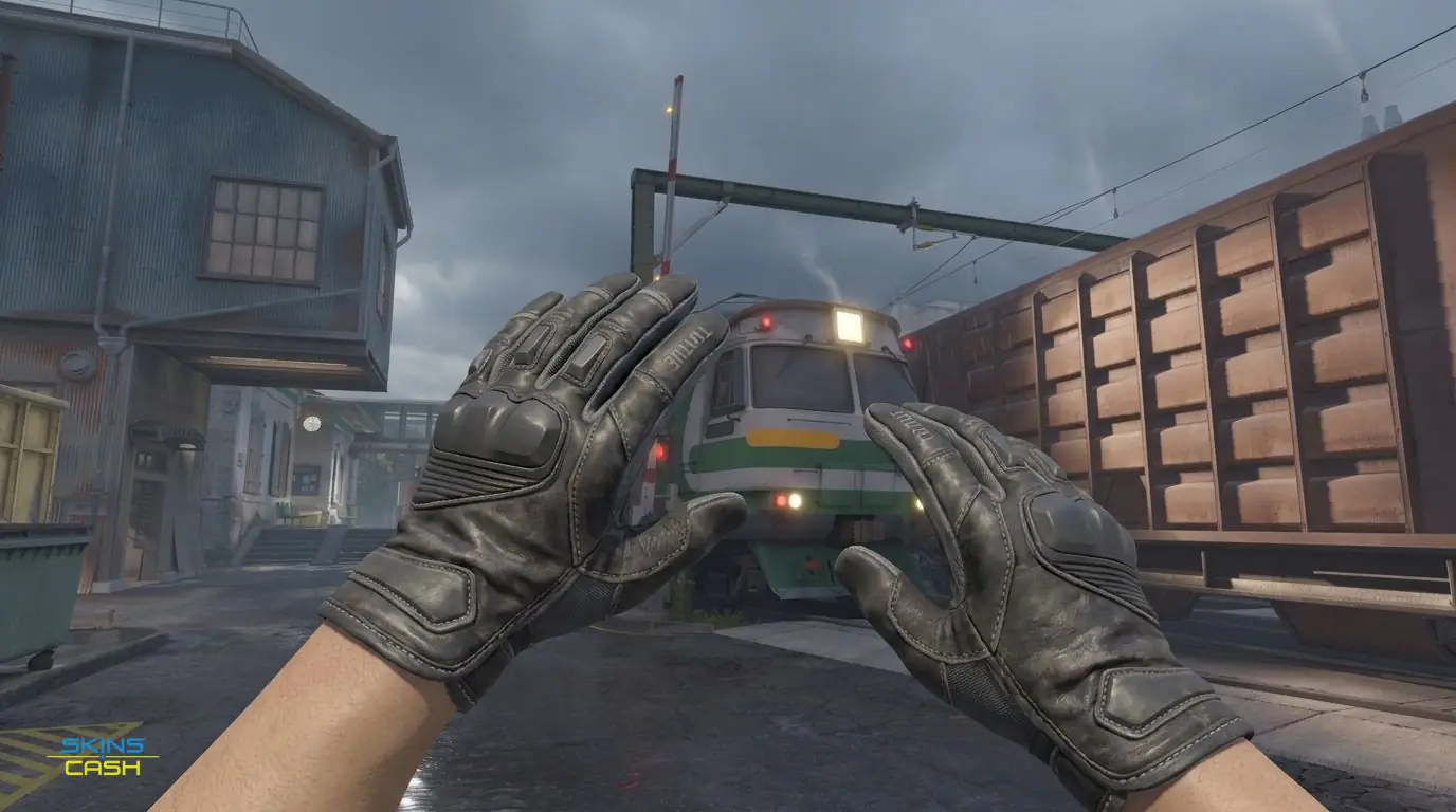 ★ Moto Gloves | Smoke Out — In-game inspect