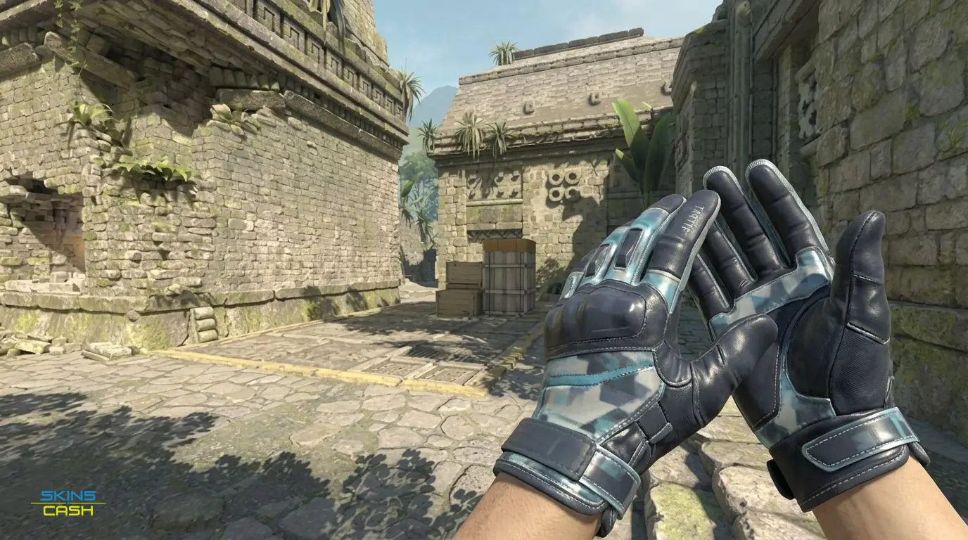 ★ Moto Gloves | Cool Mint — In-game inspect