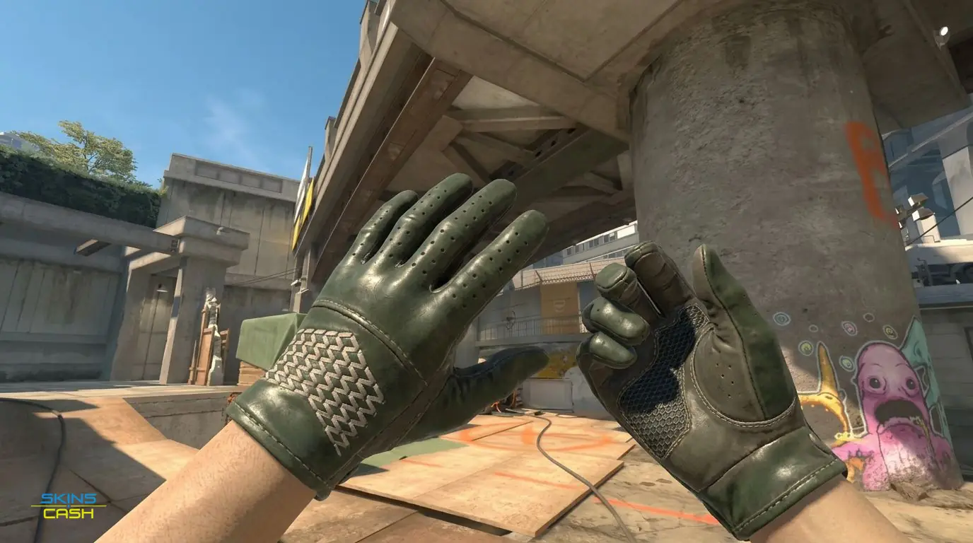 ★ Driver Gloves | Racing Green — In-game inspect